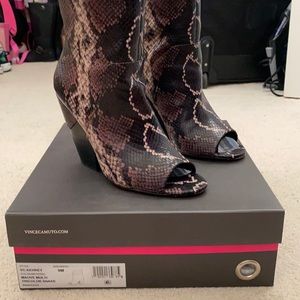 Vince Camuto VC-KEHREY Mauve Multi Tricolor Snake